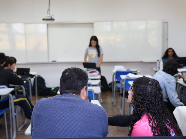Alunos do Ensino Médio da Escola Granja Viana